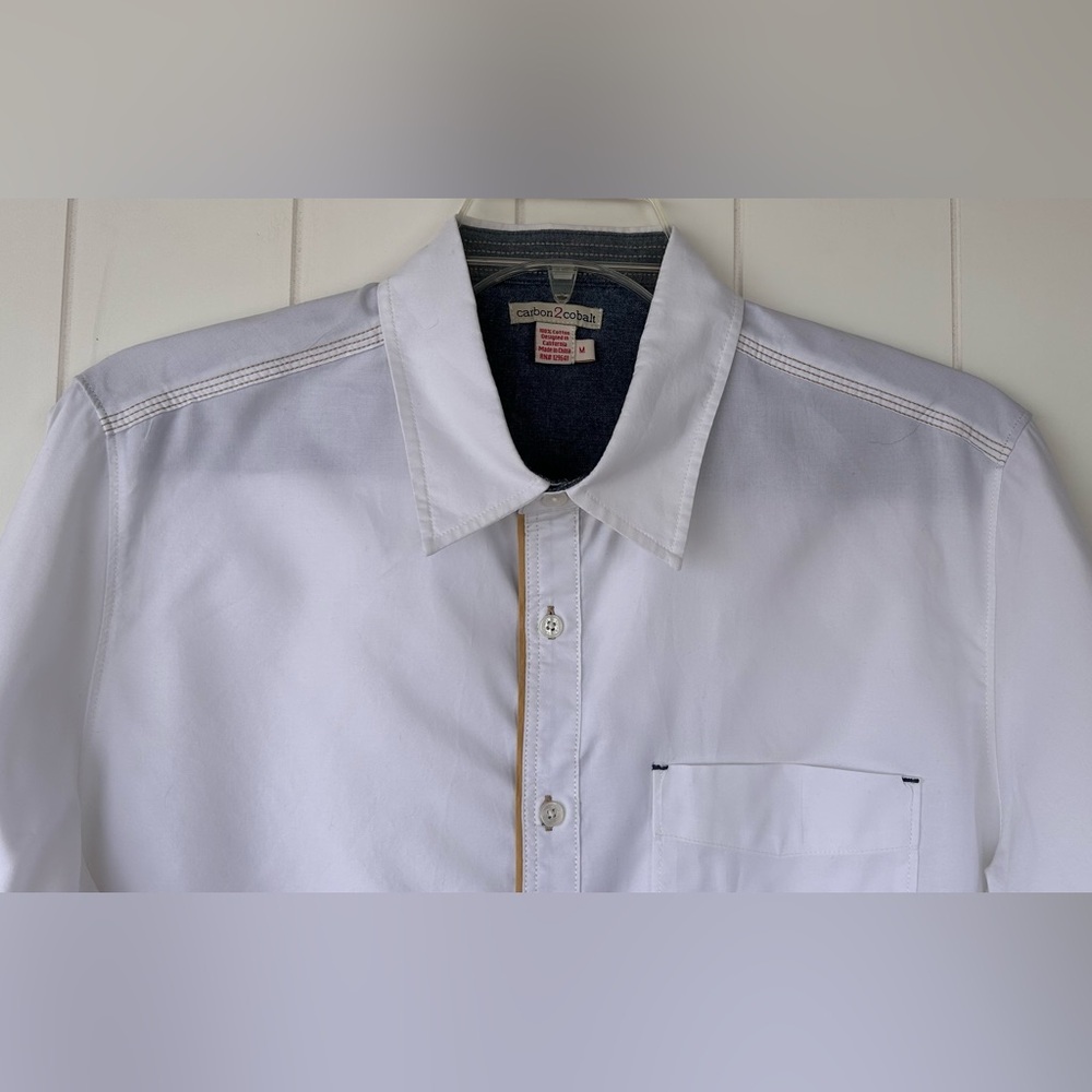 Carbon2Cobalt Men’s White Button Up Shirt with Denim Trim Size Medium - Picture 2 of 9